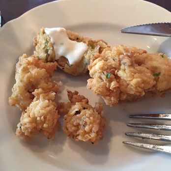 Pappadeaux Seafood Kitchen - Calamari and Alligator...The alligator taste like chicken. lol I just tasted it hard to eat knowing it's something uncommon to me. - Cajun/Creole Near Me - Springdale, Ohio