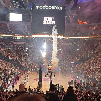 Moda Center - During the game - Stadiums & Arenas Near Me - Portland, Oregon Moda Center - During the game - Stadiums & Arenas Near Me - Portland, Oregon