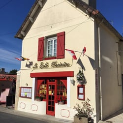 La Belle Marinière - Delightful interior with comfortable seating and lovely picture window to courtyard.