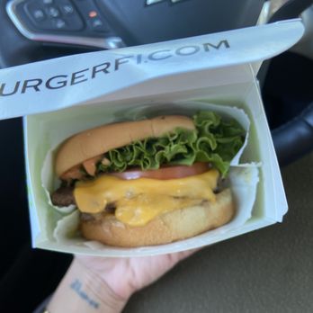 BurgerFi - I don't usually do tomatoes but it really did go well with everything else lol - Hot Dogs Near Me - Brooklyn, New York BurgerFi - I don't usually do tomatoes but it really did go well with everything else lol - Hot Dogs Near Me - Brooklyn, New York