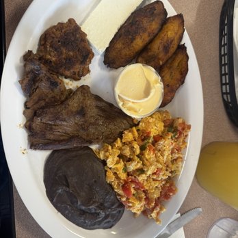 Brendy's - Desayuno Chapin #2 - carne asada, chorizo, cheese, platanos, crema, mexican eggs, black beans - Breakfast & Brunch Near Me - Wilmington, California