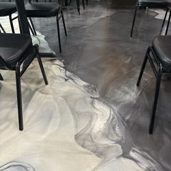 Bay Burger Bar - Cool floors