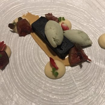 Montiel - Fig with cinnamon gelato/ice cream - Mediterranean Near Me - Barcelona, B Montiel - Fig with cinnamon gelato/ice cream - Mediterranean Near Me - Barcelona, B
