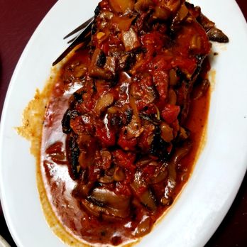 Dominick's Restaurant - Steak Pizzaiola - Italian Near Me - Bronx, New York