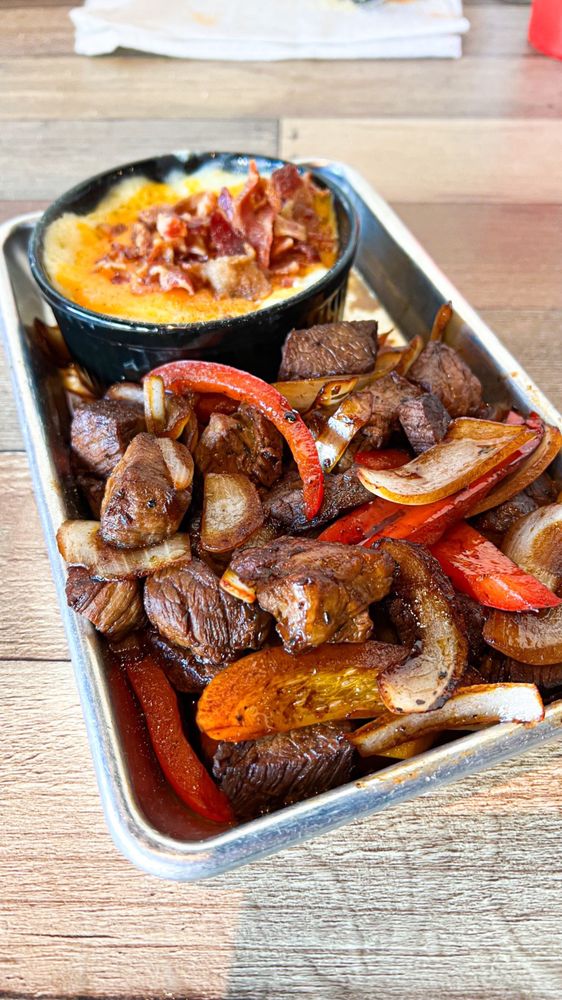 UPTOWN TAVERN Updated September 2024 19 Photos & 13 Reviews 613