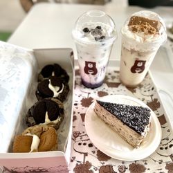 Somemore LA - Blueberry latte, Lotus latte, oreo and lotus cookies, oreo crepe