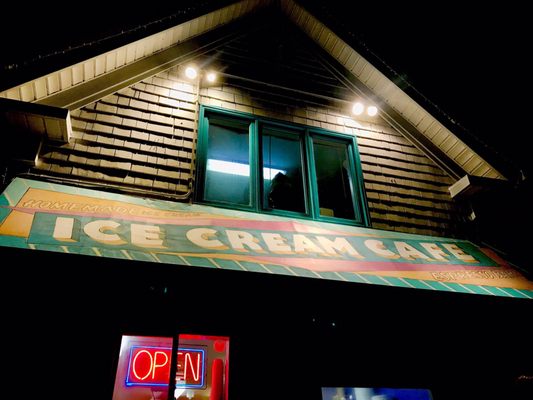 Ice Cream Cafe by null