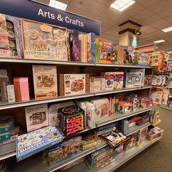 Barnes & Noble - Arts and crafts