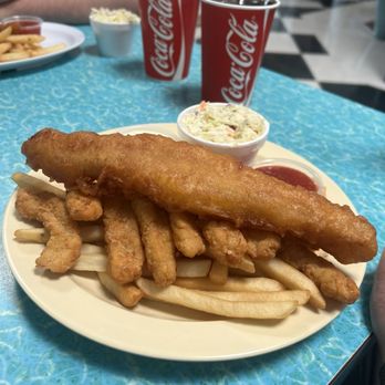 Hook, Line & Sinker - Calamari & Chips - 1pc Fish and Calamari - Seafood Near Me - Oxnard, California