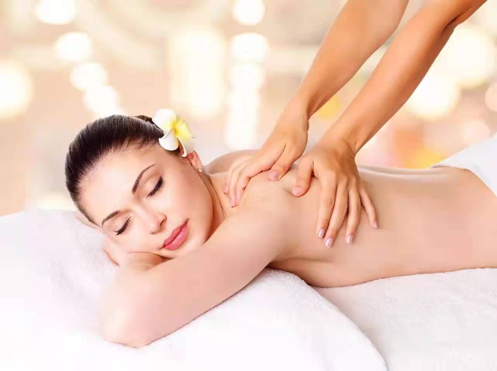 Lee's Wellness Spa Logo
