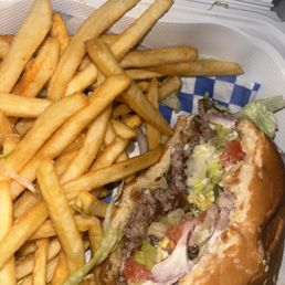 Seasoned fries. Swiss cheese, mushrooms, patty, onion, tomato, and lettuce Seasoned fries. Swiss cheese, mushrooms, patty, onion, tomato, and lettuce