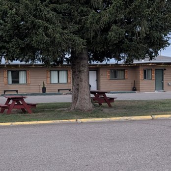 Beaverhead Inn & RV - Very quaint and rustic feel to the motel - RV Parks Near Me - Lima, Montana Beaverhead Inn & RV - Very quaint and rustic feel to the motel - RV Parks Near Me - Lima, Montana