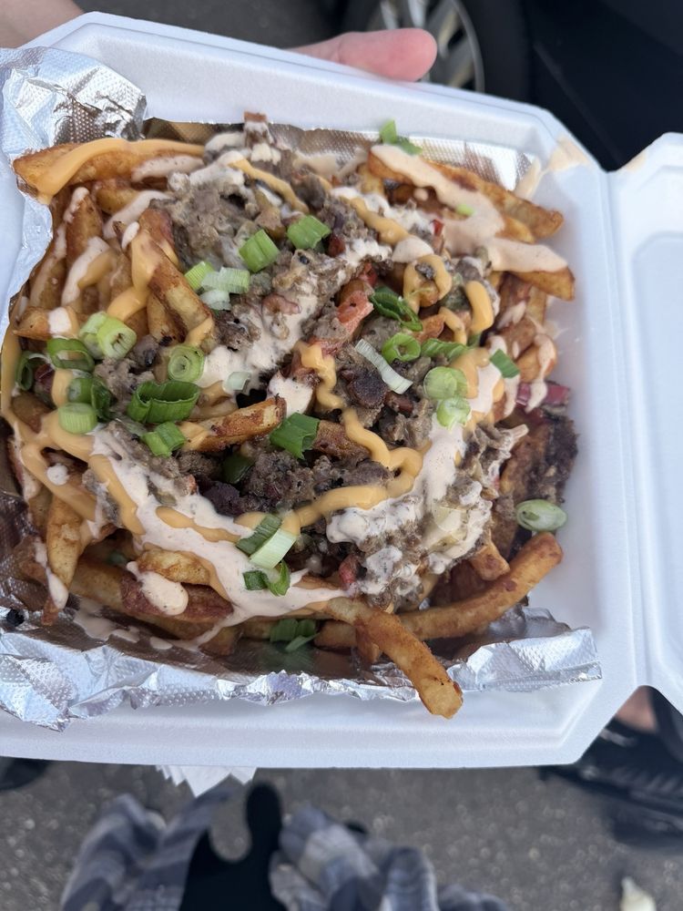 High Society Eats Logo