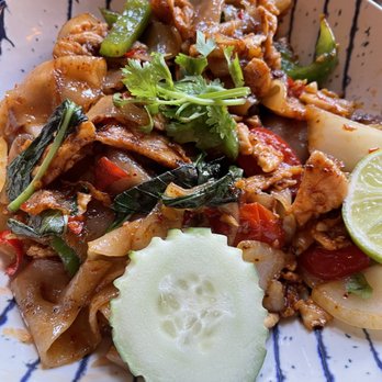 Saranrom Thai - Drunken Noodle - Thai Near Me - Elmhurst, New York