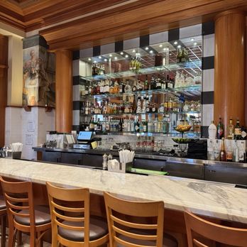 Il Fornaio - bar - Italian Near Me - Walnut Creek, California