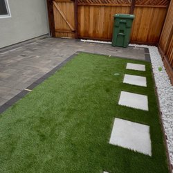 California Landscape Supply - Artificial Turf with Stepping Stones