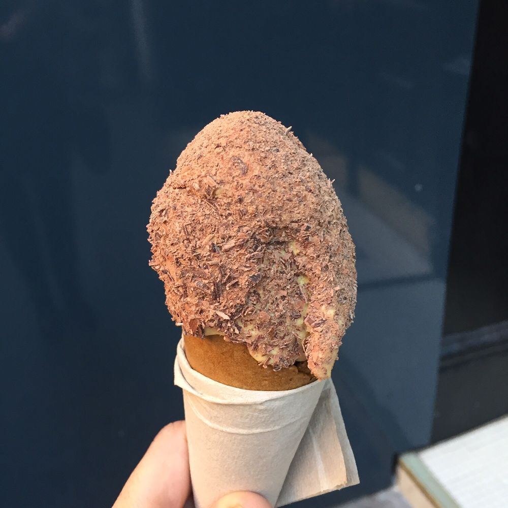 Flat Iron - Free salted caramel ice cream topped with chocolate to go! - Steakhouses Near Me - Covent Garden, XGL Flat Iron - Free salted caramel ice cream topped with chocolate to go! - Steakhouses Near Me - Covent Garden, XGL