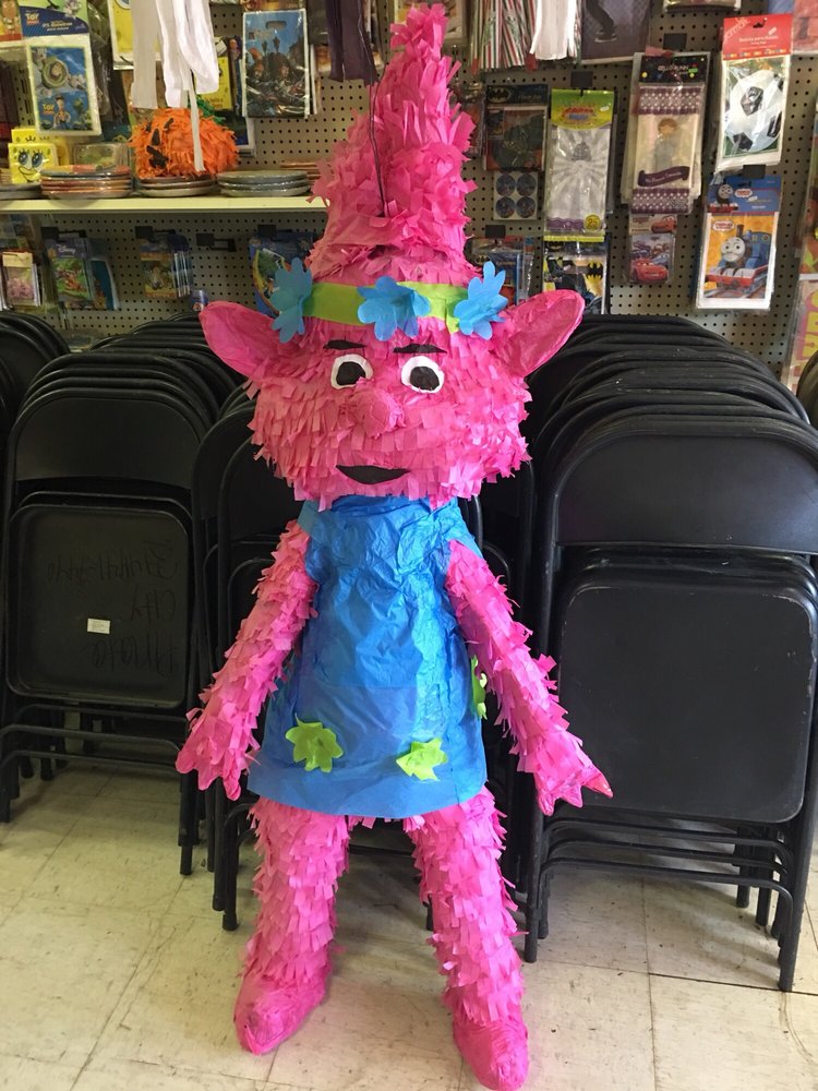 PINATA CITY Updated October 2024 14 Photos 1705 W Clarendon Dr