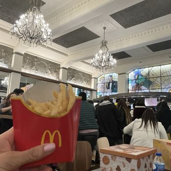 McDonald's - Burgers Near Me - Porto, 13