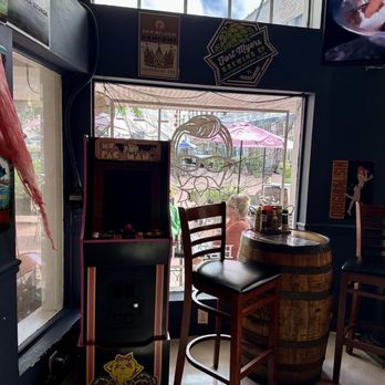 10 Twenty five - Inside - Gastropubs Near Me - Fort Myers, Florida