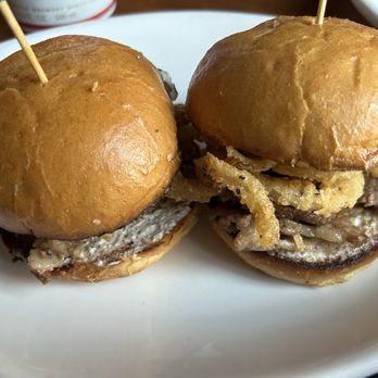 Gustav's - Prime rib sliders so darn tasty - Pubs Near Me - Vancouver, Washington