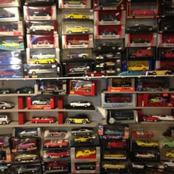 Big Bill's Die Cast - Over 11,000 die cast cars, airplanes, helicopters, trucks, military, & lots more!! Collector's dream come true!!