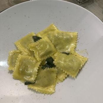 Rosticceria Piccolo Mondo - Ravioli Ricotta e Spinaci con Burro e Salvia - Fast Food Near Me - Lucca, LU