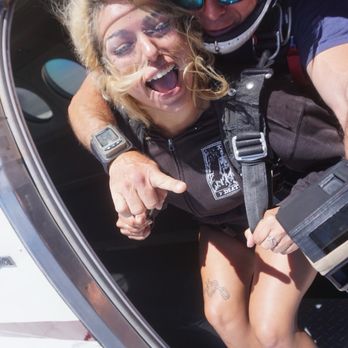 Skydive Monterey Bay - Skydiving Near Me - Marina, California