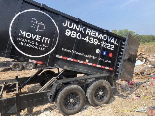 Before and After Move It! - Same day/week services available. Call Move It! Hauling and Junk Removal for a free estimate on the
junk removal services you need. Construction & yard debris removal, estate cleanouts, & more. Before and After Move It! - Same day/week services available. Call Move It! Hauling and Junk Removal for a free estimate on the
junk removal services you need. Construction & yard debris removal, estate cleanouts, & more.