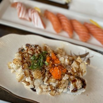 Fansea Sushi - Baked Scallop Roll - Sushi Bars Near Me - Manhattan Beach, California