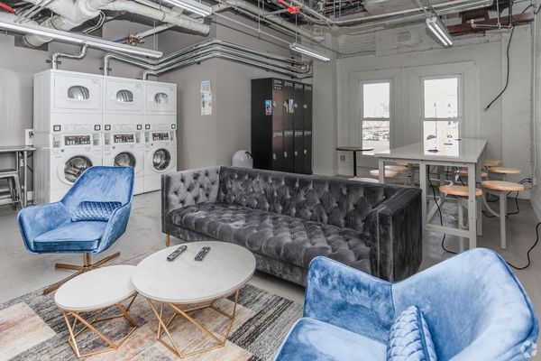 Briggs Houze by null