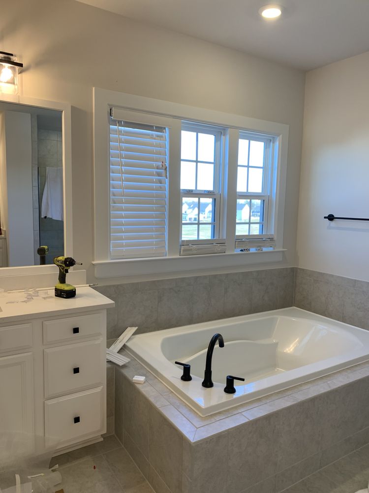 Slide of Ali Handyman