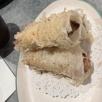 Tim Ho Wan - Cramp meat mango crispy roll - Dim Sum Near Me - Irvine, California Tim Ho Wan - Cramp meat mango crispy roll - Dim Sum Near Me - Irvine, California