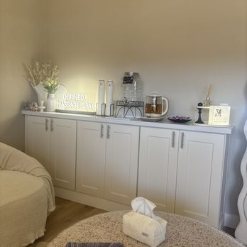 Defined Massage Spa - Luxury sitting area - Massage Near Me - Anaheim, California Defined Massage Spa - Luxury sitting area - Massage Near Me - Anaheim, California