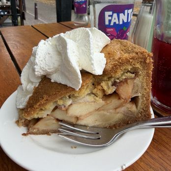Winkel 43 - Apple pie - Desserts Near Me - Amsterdam, New Hampshire