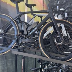 Trek Bicycle Columbus Dublin - The Madone SLR7 and the other pic is my Dual Sport 3 Gen 5 Hey Trek Dublin sawmill rd, if that madone goes on sale I WANT IT SIZE 56!!!!!