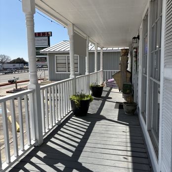 Plant Culture - Cute porch leading to the entrance. - Nurseries & Gardening Near Me - New Braunfels, Texas Plant Culture - Cute porch leading to the entrance. - Nurseries & Gardening Near Me - New Braunfels, Texas