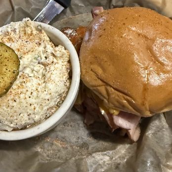Gettin' Basted - Pit ham sandwich - Barbeque Near Me - Branson, Missouri