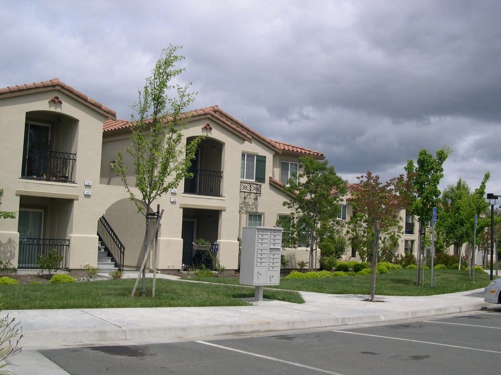 ALDERBROOK HEIGHTS APARTMENTS Updated September 2024 2220 Brookwood