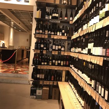 Goldhahn und Sampson - Regale mit Wein - Delicatessen Near Me - Berlin, BE Goldhahn und Sampson - Regale mit Wein - Delicatessen Near Me - Berlin, BE