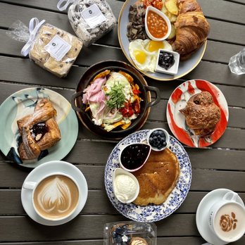 Sugar and Scribe  - Full Irish Breakfast, deconstructed blueberry pancakes, Blazin' Chilaquiles Skillet, raspberry danish, marshmallows - Bakeries Near Me - La Jolla, California