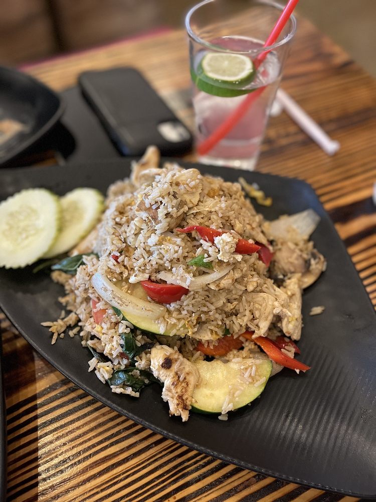 Lemongrass by Sip Saam Thai