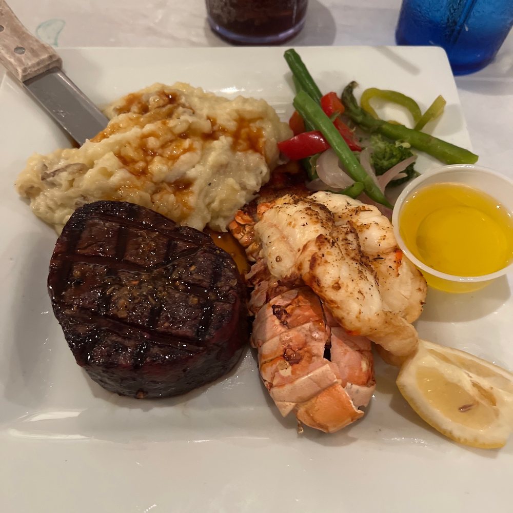 Barracuda Grill - Filet mignon special with lobster mashed potatoes - Seafood Near Me - Marathon, Florida Barracuda Grill - Filet mignon special with lobster mashed potatoes - Seafood Near Me - Marathon, Florida