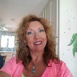 Artista Salon - This is me! Tracy Waters Trost