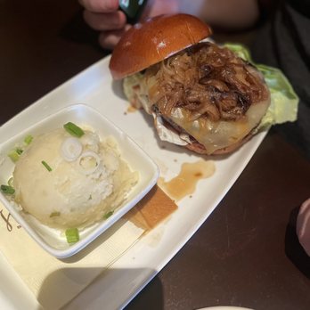 Wilde Bar & Restaurant - Bleu on Bleu Burger - Pubs Near Me - Chicago, Illinois Wilde Bar & Restaurant - Bleu on Bleu Burger - Pubs Near Me - Chicago, Illinois