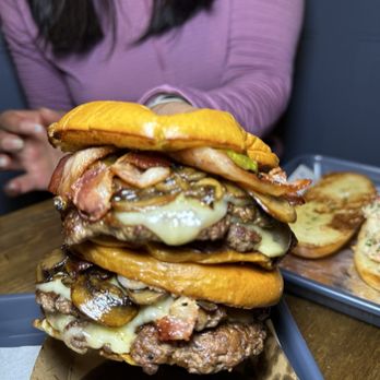 Blue Road Burger - Burgers Near Me - New York, New York