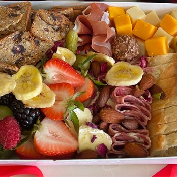 Luxe Bites - Los Angeles - Small charcuterie board - Caterers Near Me - Los Angeles, California Luxe Bites - Los Angeles - Small charcuterie board - Caterers Near Me - Los Angeles, California