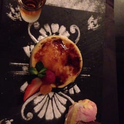 Barceloneta - Creme catalana met mooi krokant bovenlaagje en een glaasje moscatel erbij