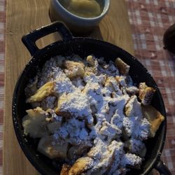 Alpengasthof Schneeberg - Kaiserschmarren mit Apfelmus