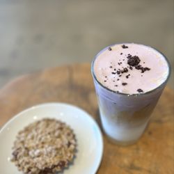 Living Room Coffee Craft - Apple caramel tart and blueberry lemon latte